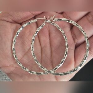 .925 Sterling Silver Women's Hoop Earrings Jewelry Brand new.